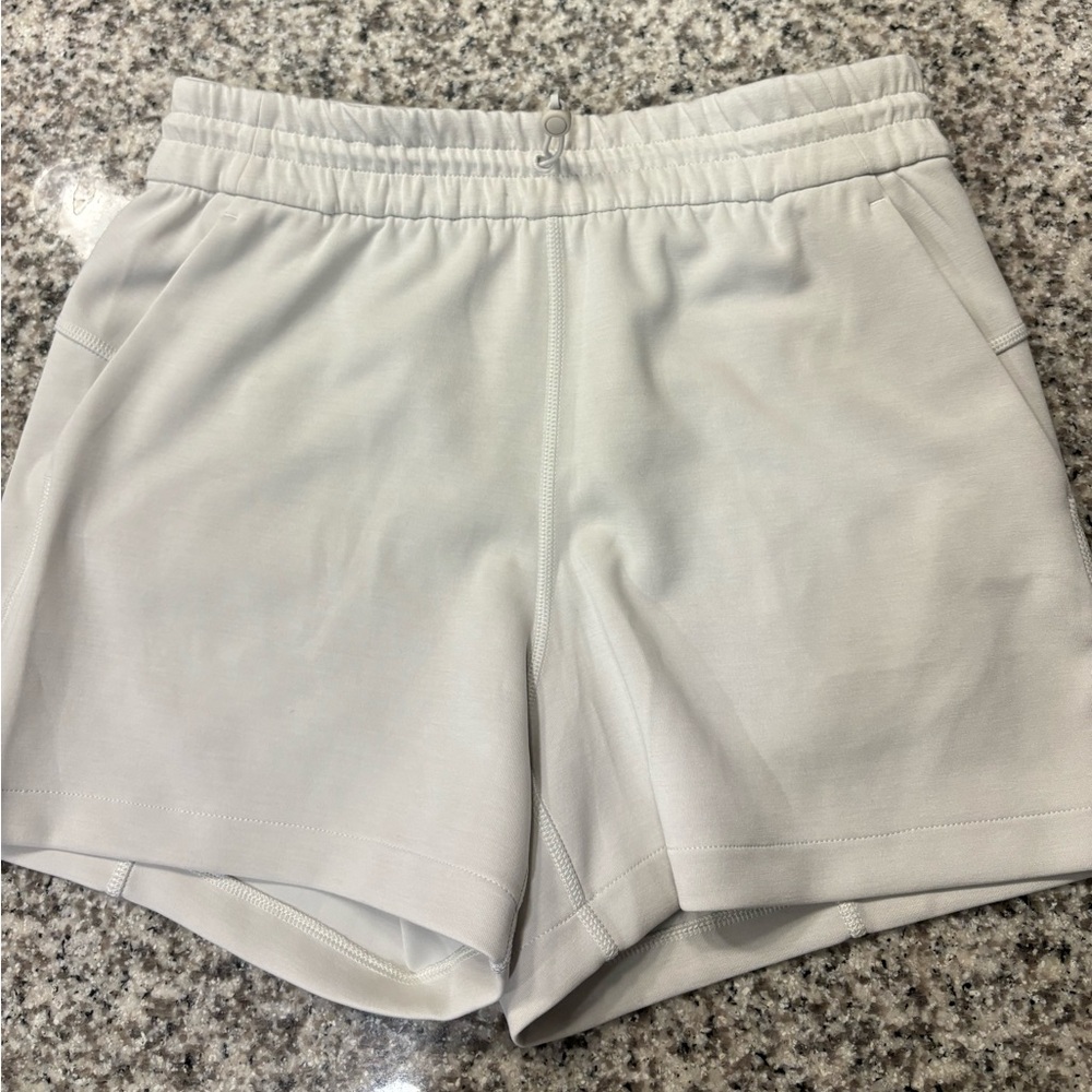 Lululemon softstreme high rise 4”